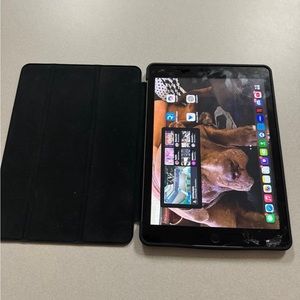 iPad 6th gen - Space Grey - 32GB - Wi-Fi